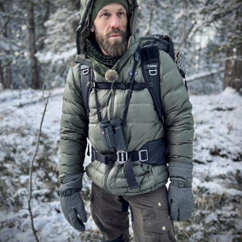 Neil Villard dans les grands froids canadien sur la piste du puma dans un tournage avec le Grand JD